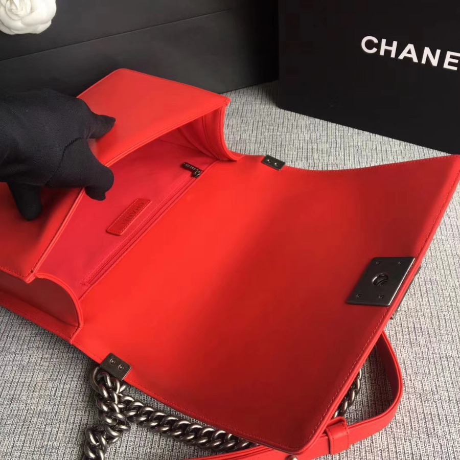 A92193, CHANEL LARGE BOY CHANEL HANDBAG, LAMBSKIN