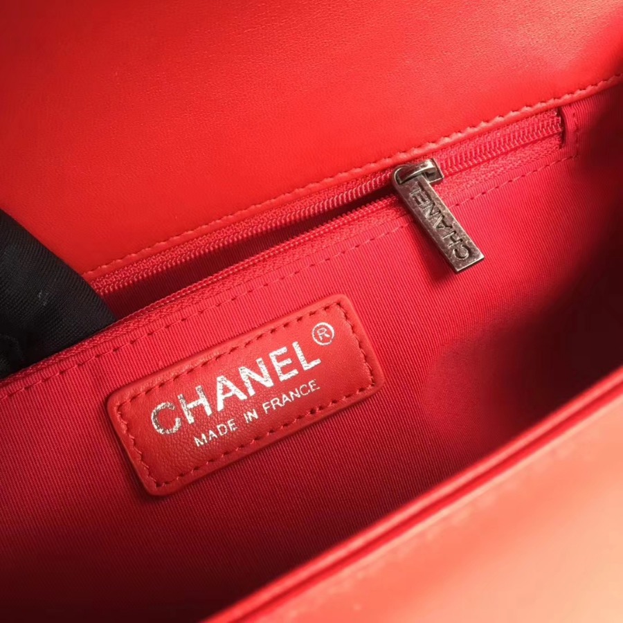 A92193, CHANEL LARGE BOY CHANEL HANDBAG, LAMBSKIN