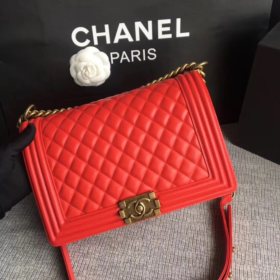 A92193, CHANEL LARGE BOY CHANEL HANDBAG, LAMBSKIN