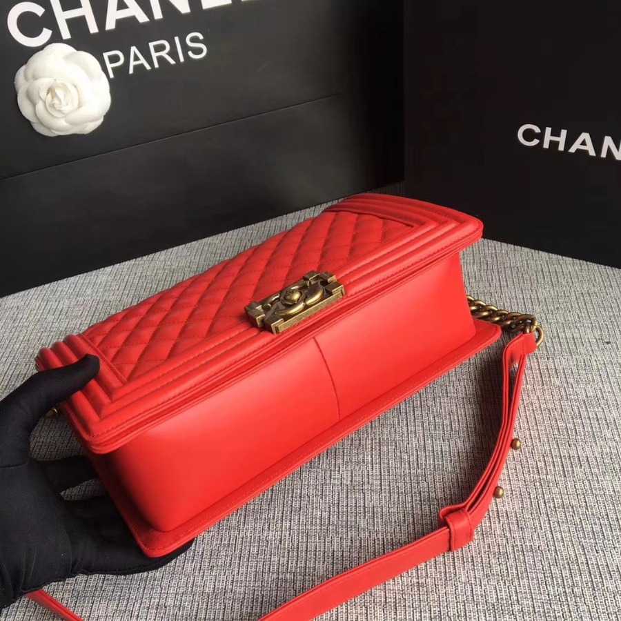 A92193, CHANEL LARGE BOY CHANEL HANDBAG, LAMBSKIN
