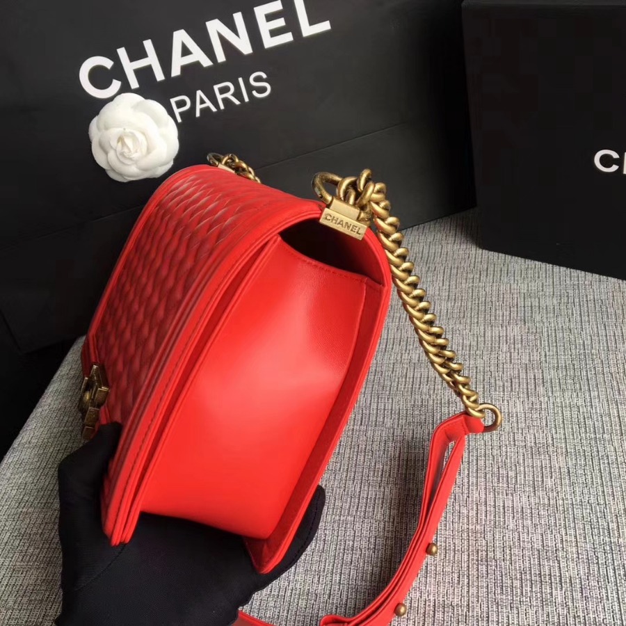 A92193, CHANEL LARGE BOY CHANEL HANDBAG, LAMBSKIN