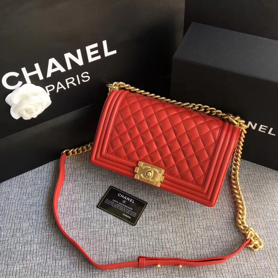 A67086, CHANEL BOY CHANEL HANDBAG, LAMBSKIN