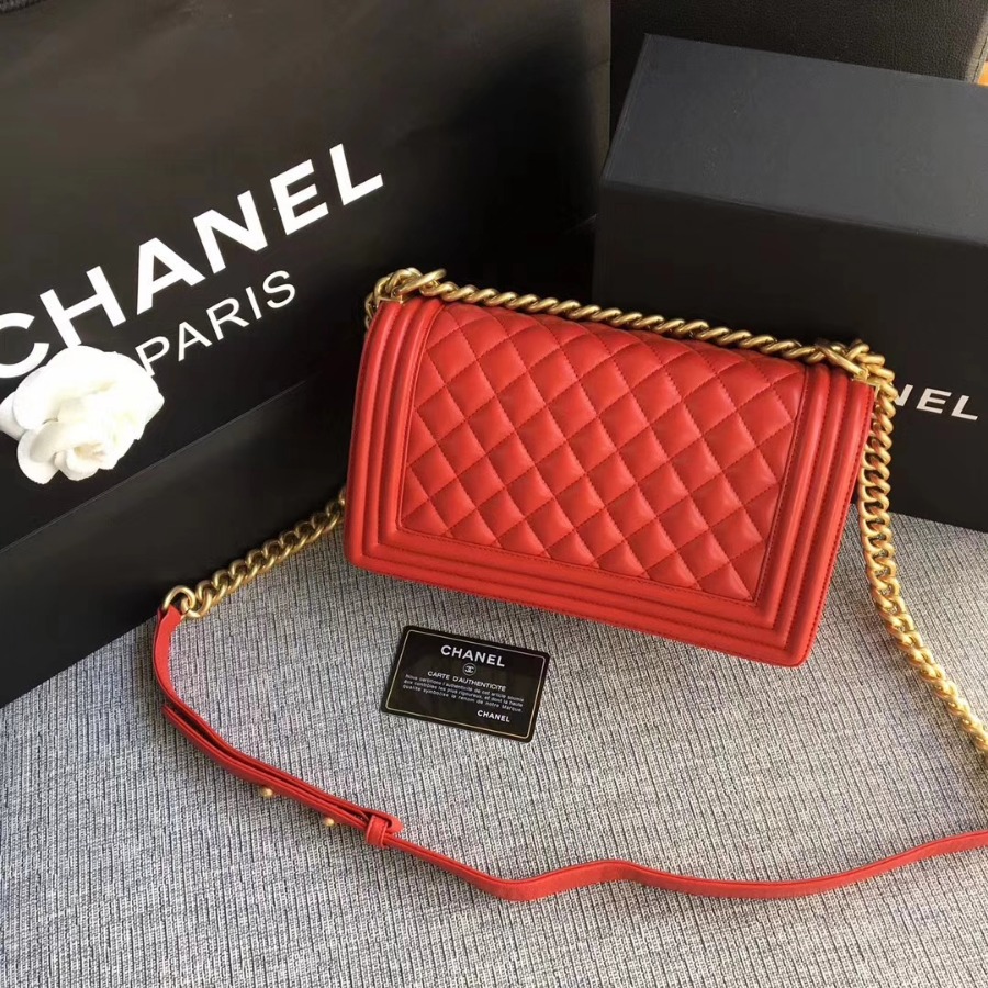 A67086, CHANEL BOY CHANEL HANDBAG, LAMBSKIN