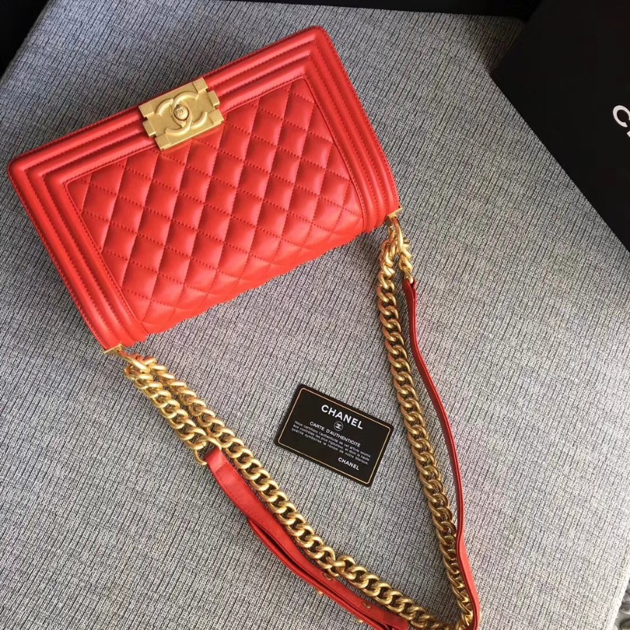 A67086, CHANEL BOY CHANEL HANDBAG, LAMBSKIN