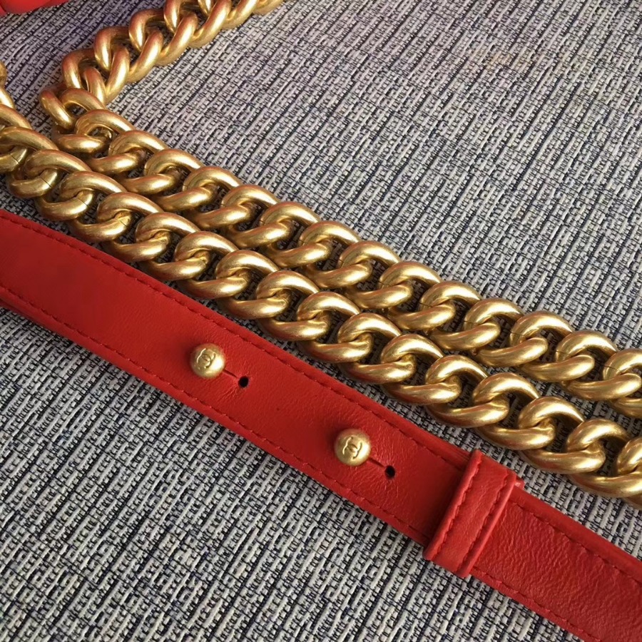 A67086, CHANEL BOY CHANEL HANDBAG, LAMBSKIN