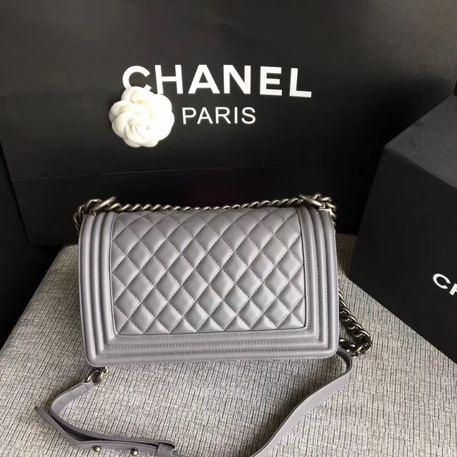 A67086, CHANEL BOY CHANEL HANDBAG, LAMBSKIN