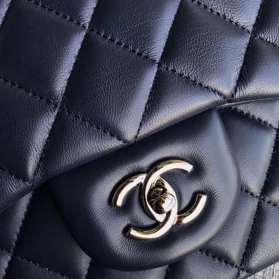 Chanel Handbag, Large Classic handbag, LAMBSKIN, A01114 33CM / 13 INCHES