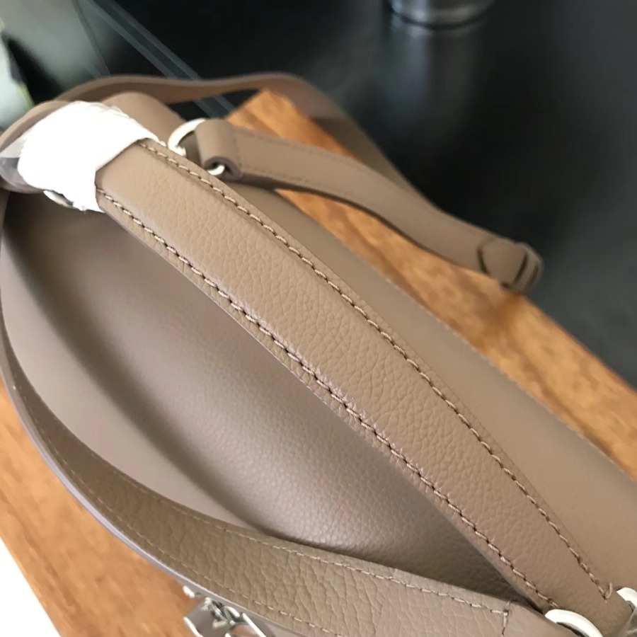 M54877, Louis Vuitton LV, MY LOCKME Handbag
