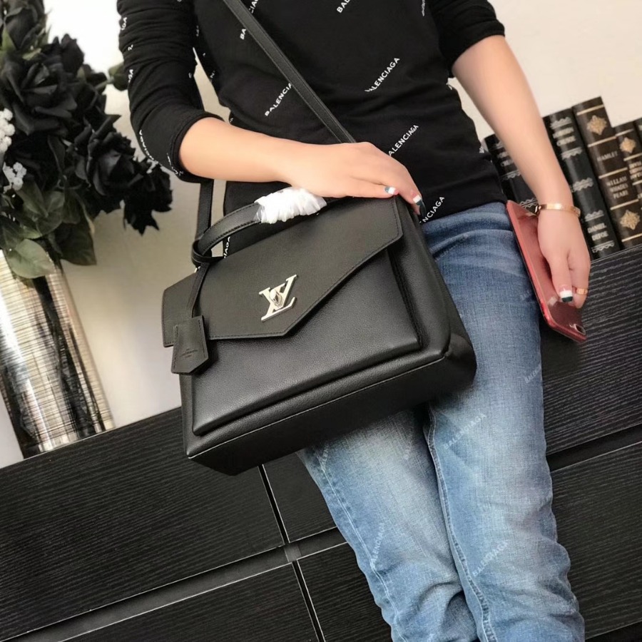 M54849, Louis Vuitton LV, MY LOCKME Handbag