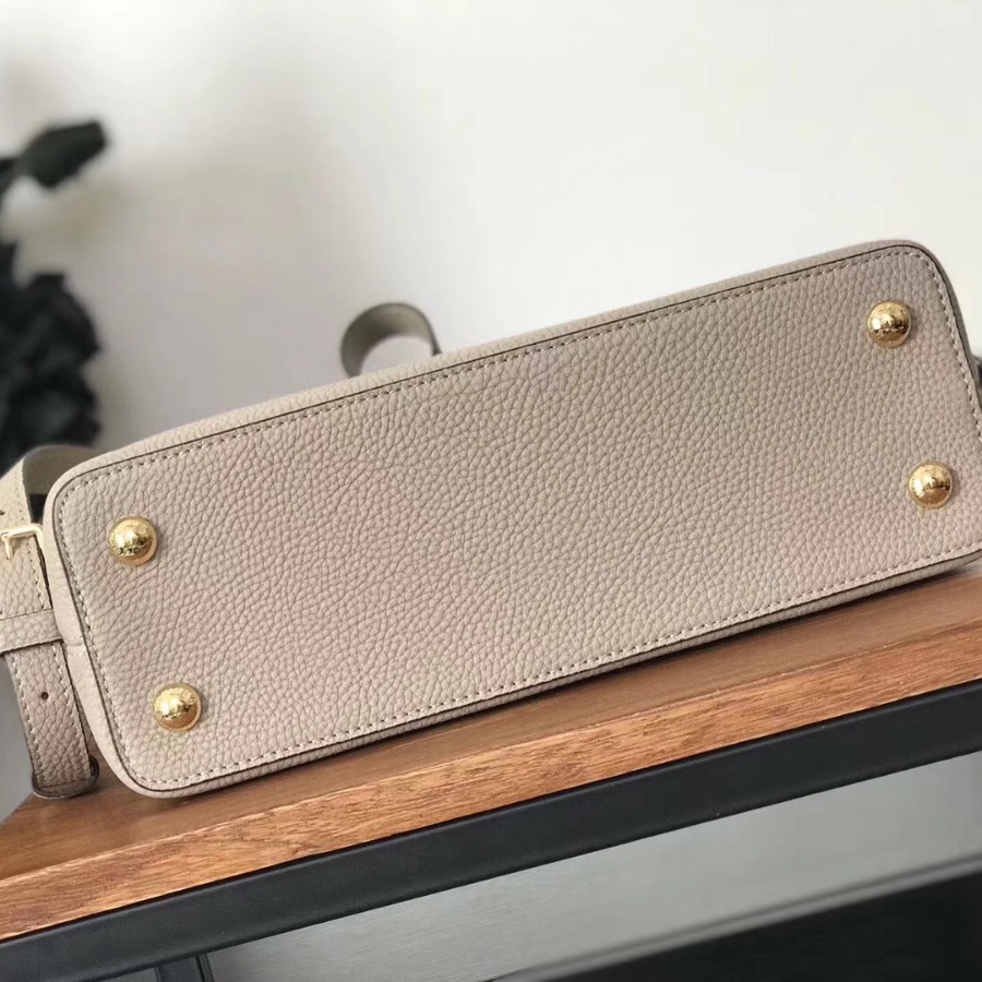 M42253, Louis Vuitton LV, Capucines PM Taurillon - Handbags