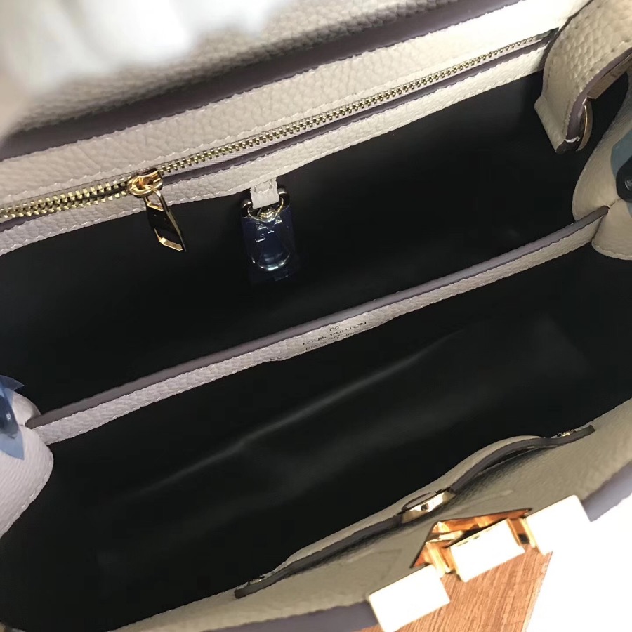 M42253, Louis Vuitton LV, Capucines PM Taurillon - Handbags