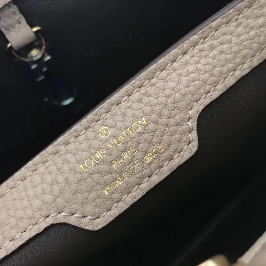 M42253, Louis Vuitton LV, Capucines PM Taurillon - Handbags