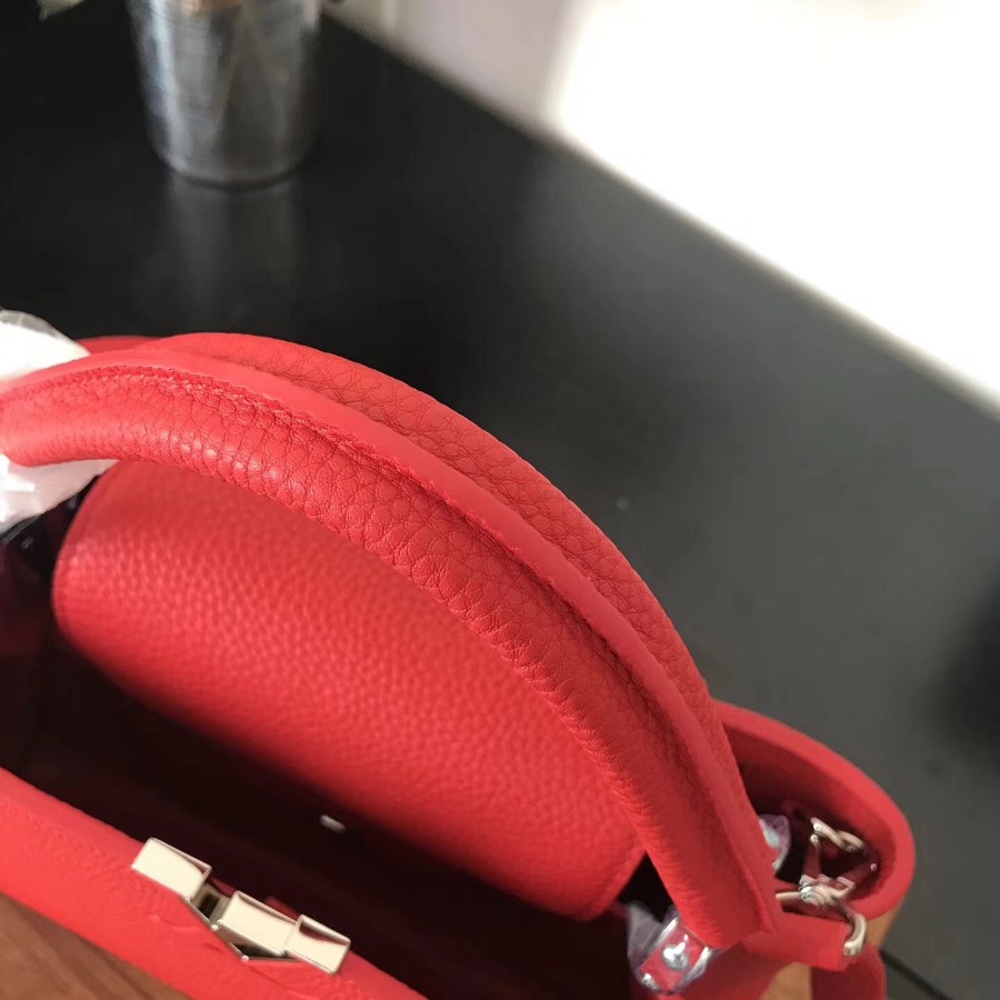 M42237, Louis Vuitton LV, Capucines PM Taurillon - Handbags