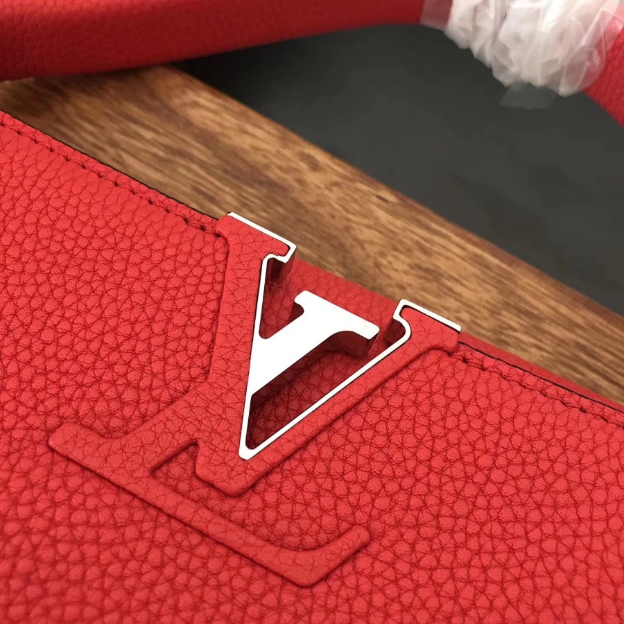 M94740, Louis Vuitton LV, Capucines MM Taurillon - Handbags