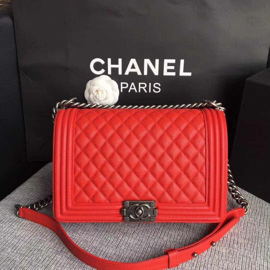 CHANEL BOY CHANEL HANDBAG, GRAINED CALFSKIN, 28CM