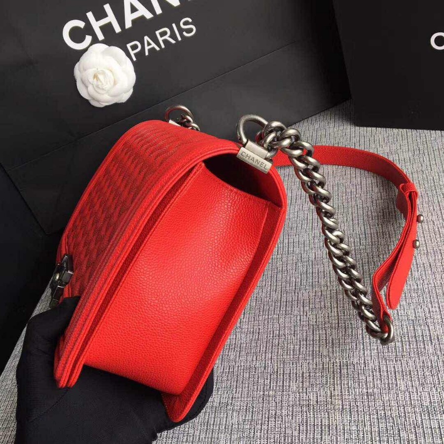 CHANEL BOY CHANEL HANDBAG, GRAINED CALFSKIN, 28CM