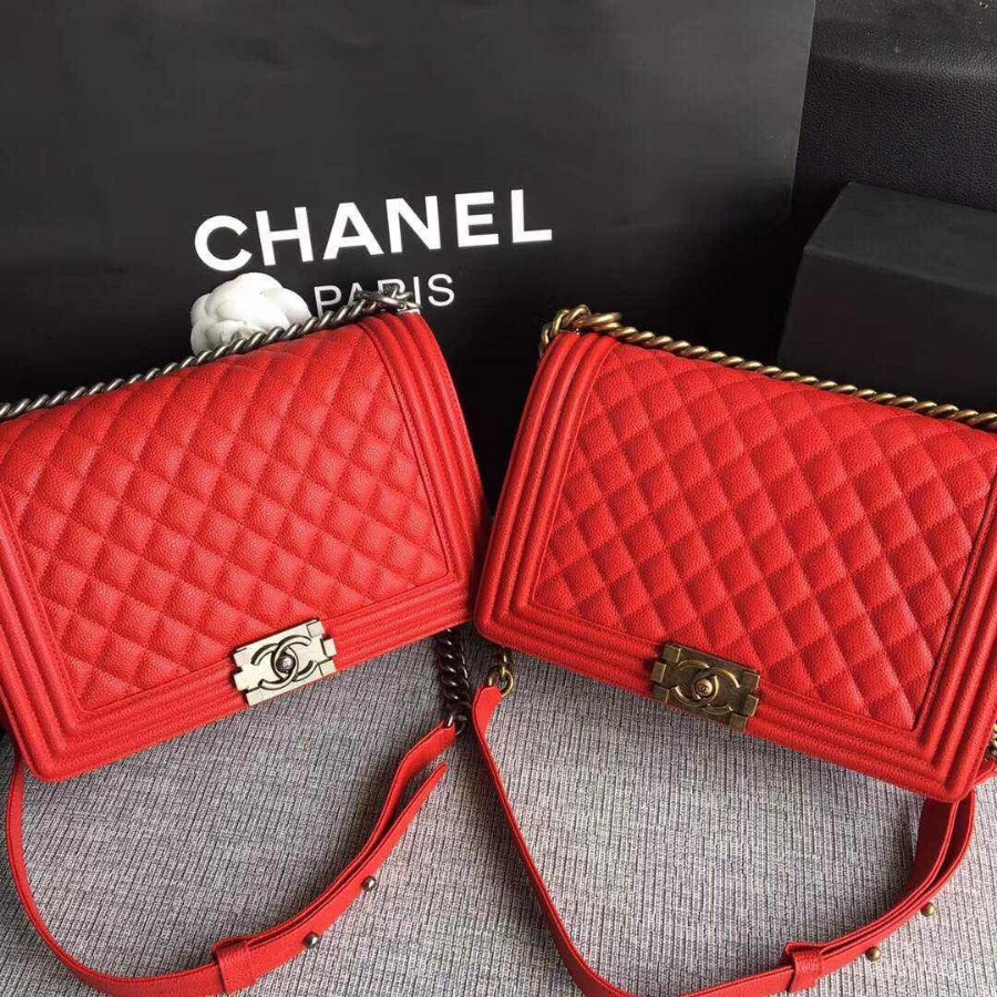 CHANEL BOY CHANEL HANDBAG, GRAINED CALFSKIN, 28CM