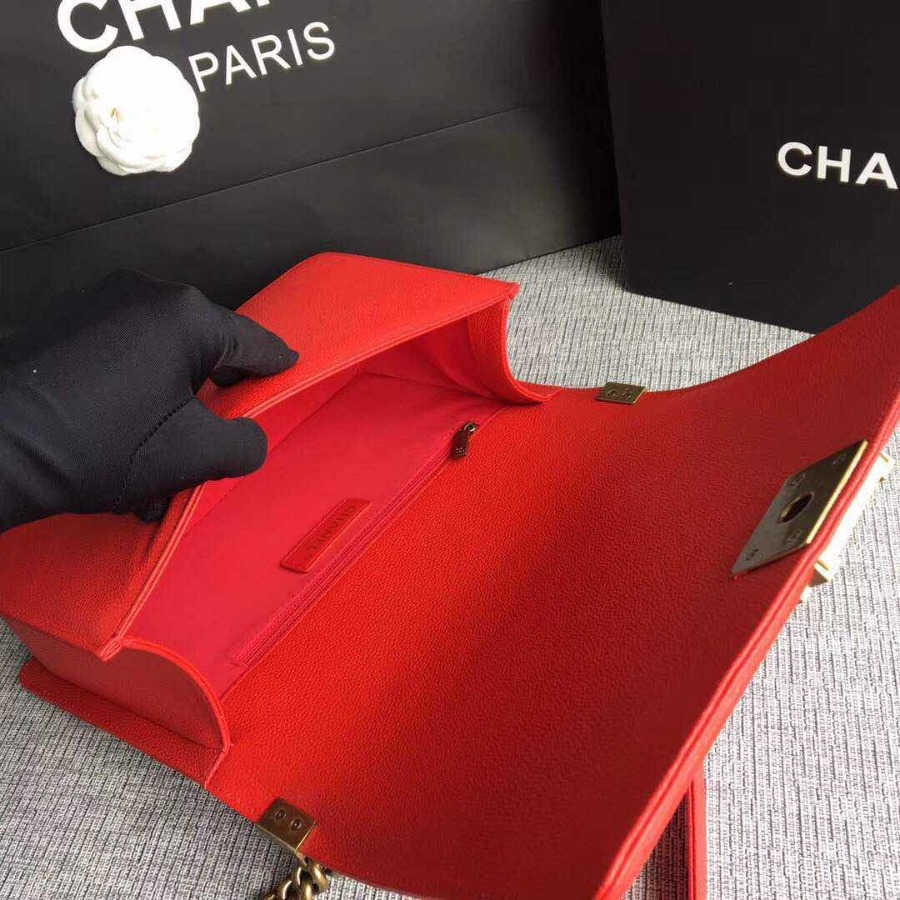 CHANEL BOY CHANEL HANDBAG, GRAINED CALFSKIN, 28CM