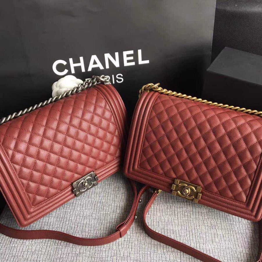 CHANEL BOY CHANEL HANDBAG, GRAINED CALFSKIN, 28CM