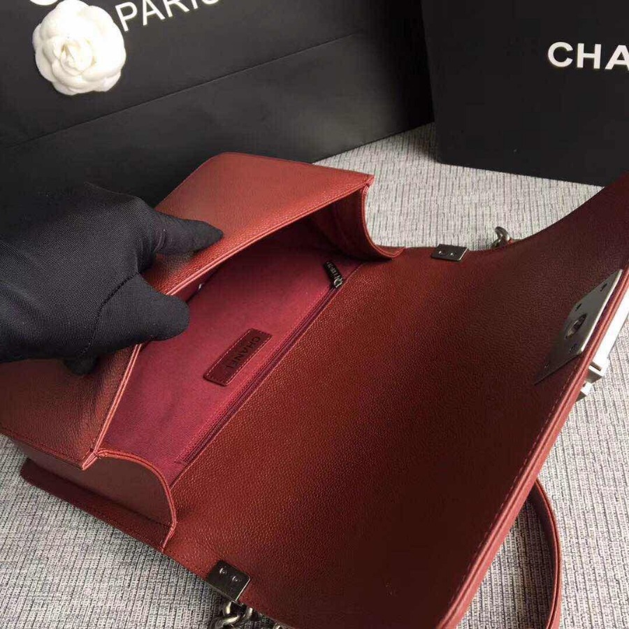 CHANEL BOY CHANEL HANDBAG, GRAINED CALFSKIN, 28CM
