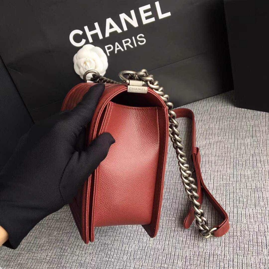 CHANEL BOY CHANEL HANDBAG, GRAINED CALFSKIN, 28CM