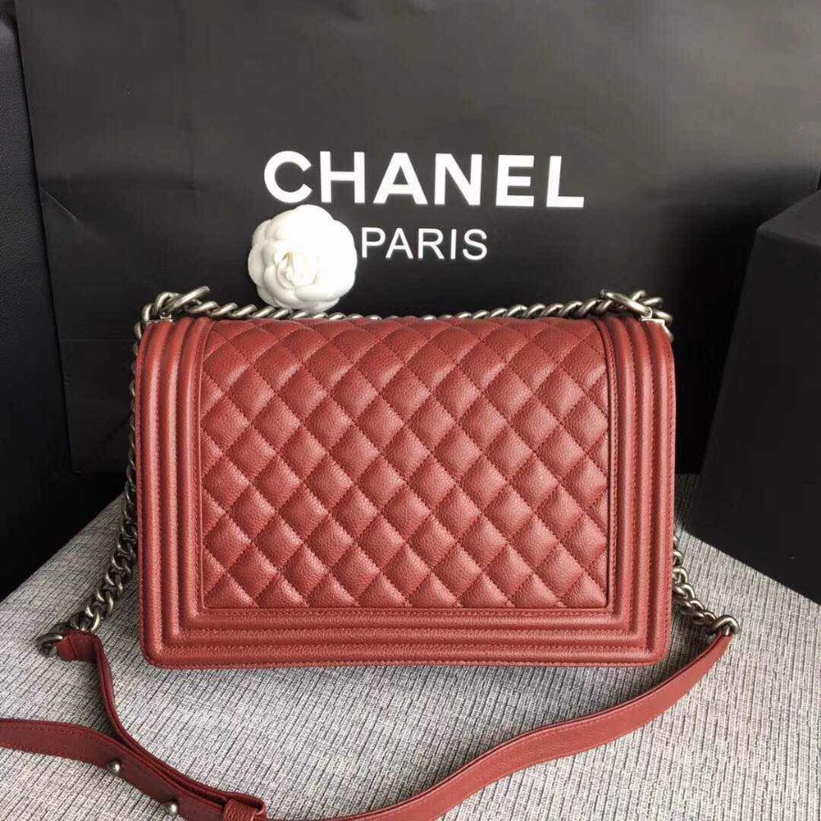 CHANEL BOY CHANEL HANDBAG, GRAINED CALFSKIN, 28CM