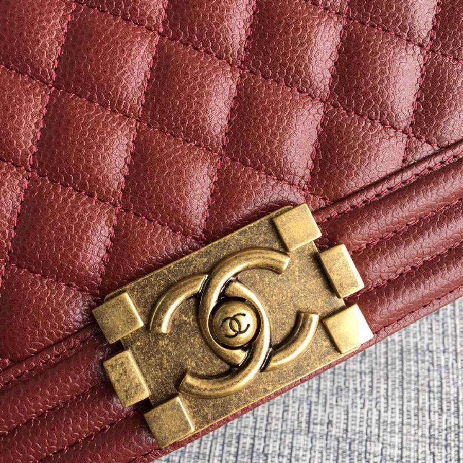 CHANEL BOY CHANEL HANDBAG, GRAINED CALFSKIN, 28CM