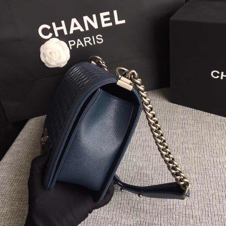 CHANEL BOY CHANEL HANDBAG, GRAINED CALFSKIN, 28CM