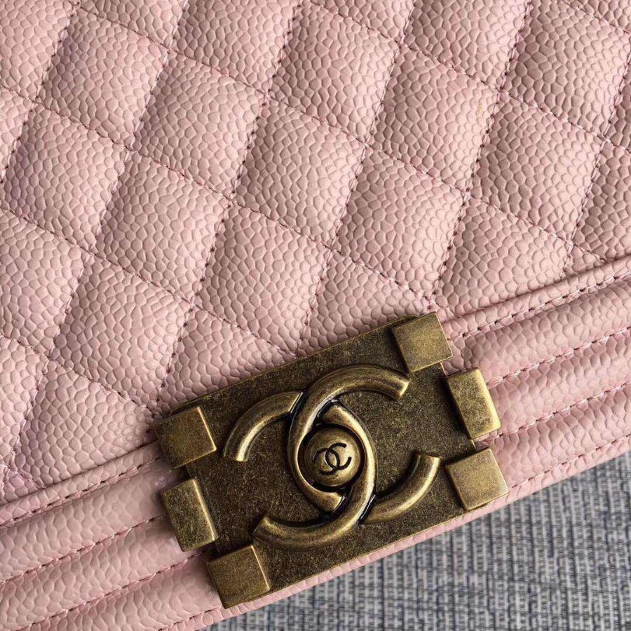 CHANEL BOY CHANEL HANDBAG, GRAINED CALFSKIN, 28CM