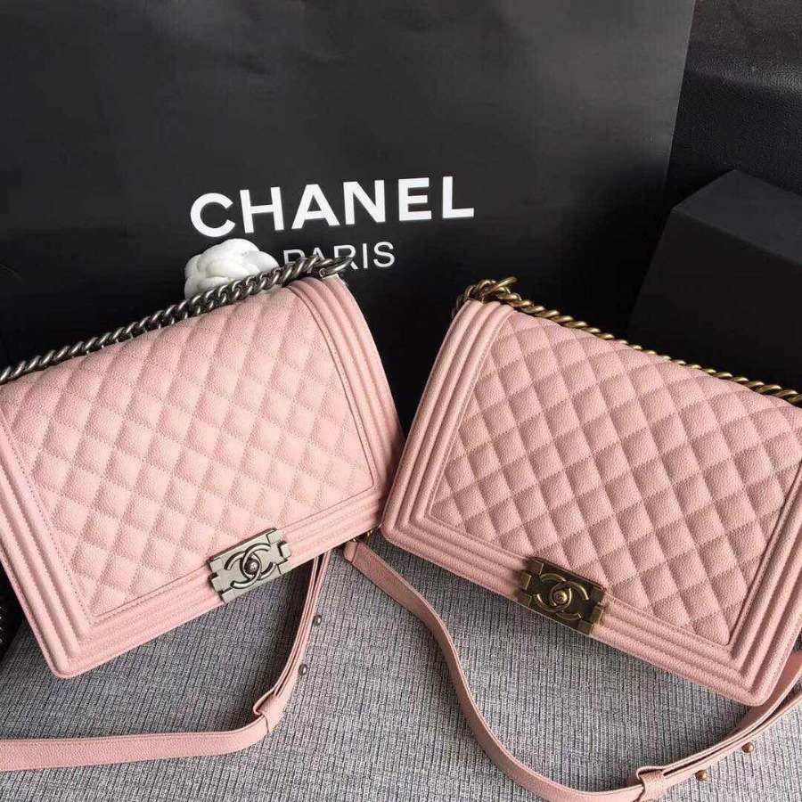 CHANEL BOY CHANEL HANDBAG, GRAINED CALFSKIN, 28CM