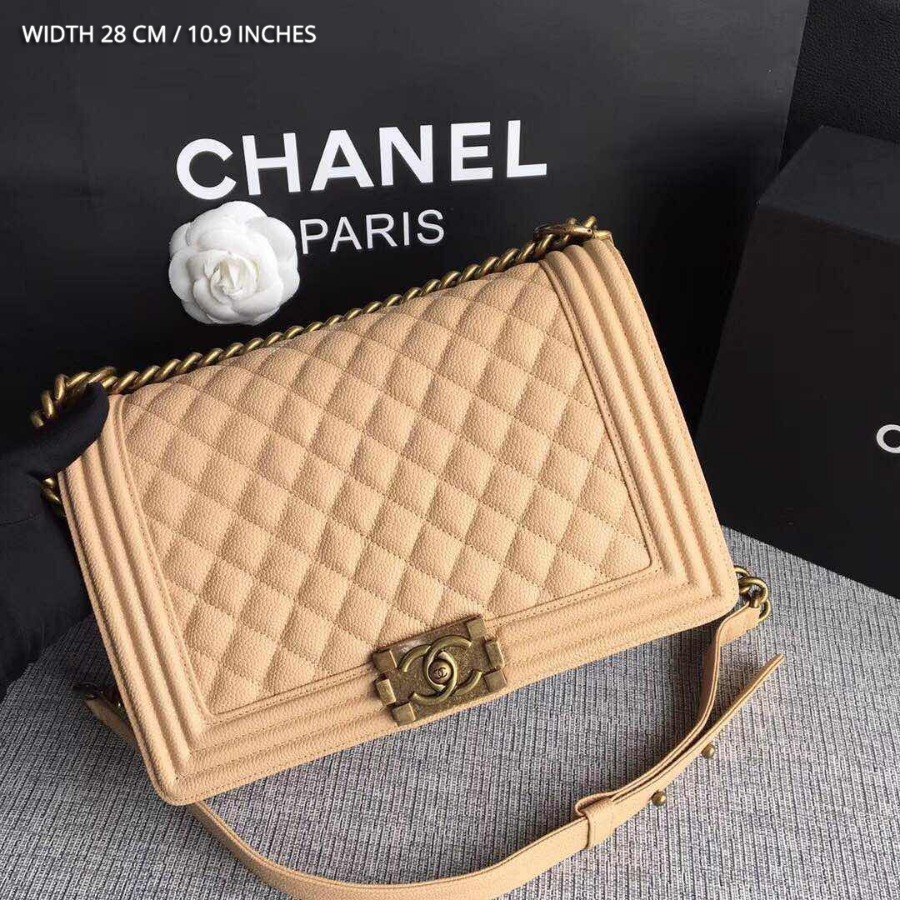 CHANEL BOY CHANEL HANDBAG, GRAINED CALFSKIN, 28CM