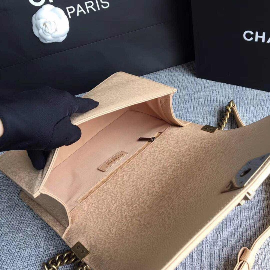 CHANEL BOY CHANEL HANDBAG, GRAINED CALFSKIN, 28CM