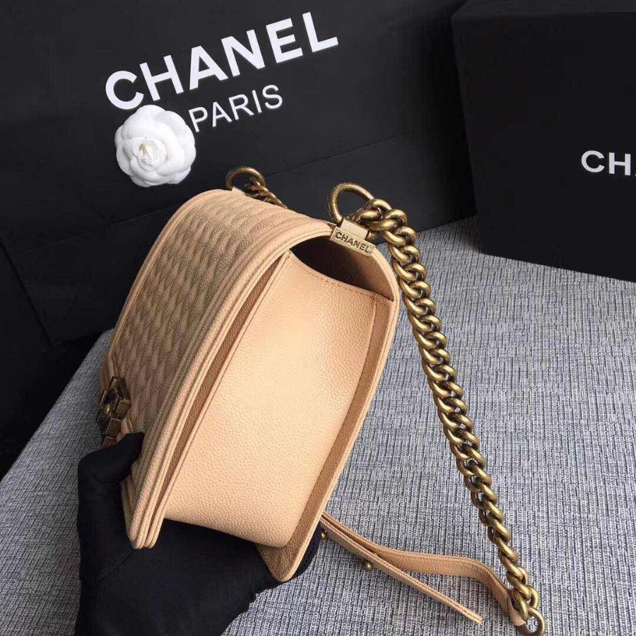 CHANEL BOY CHANEL HANDBAG, GRAINED CALFSKIN, 28CM