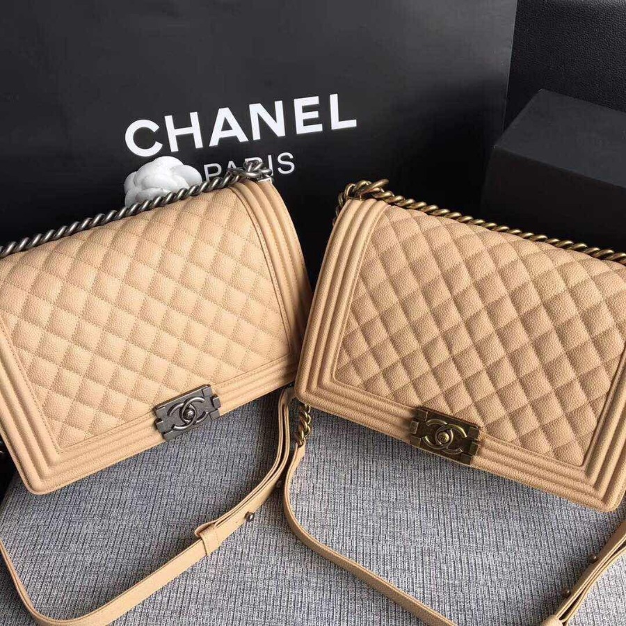 CHANEL BOY CHANEL HANDBAG, GRAINED CALFSKIN, 28CM