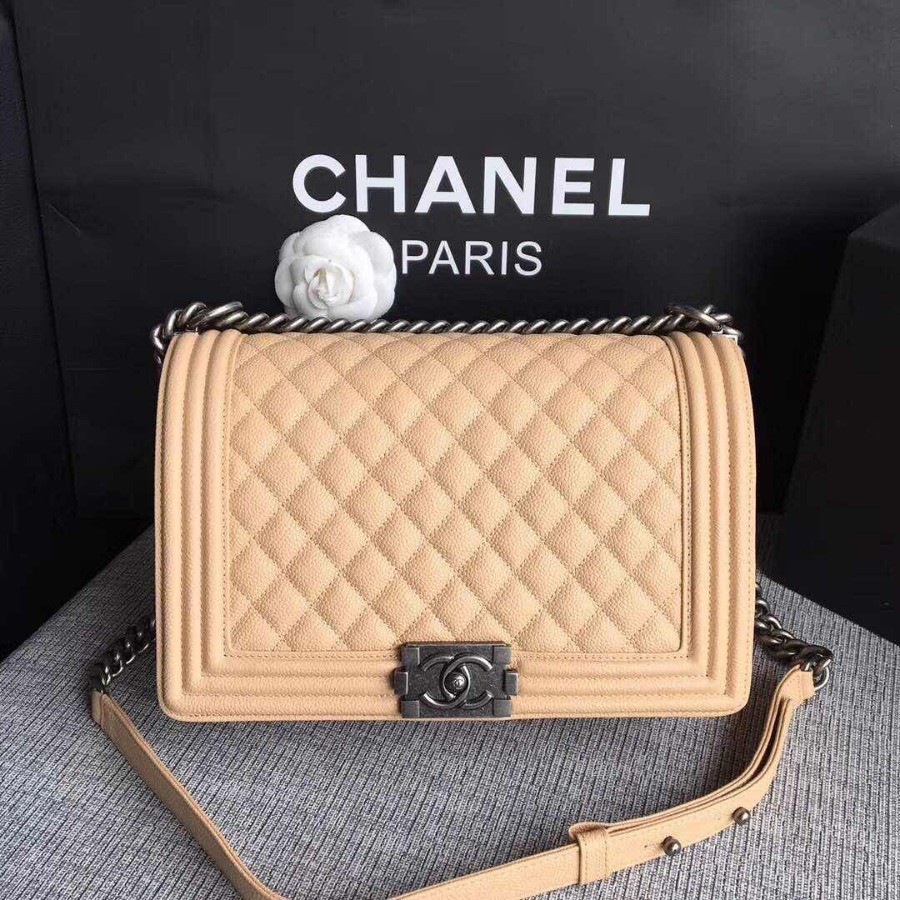 CHANEL BOY CHANEL HANDBAG, GRAINED CALFSKIN, 28CM