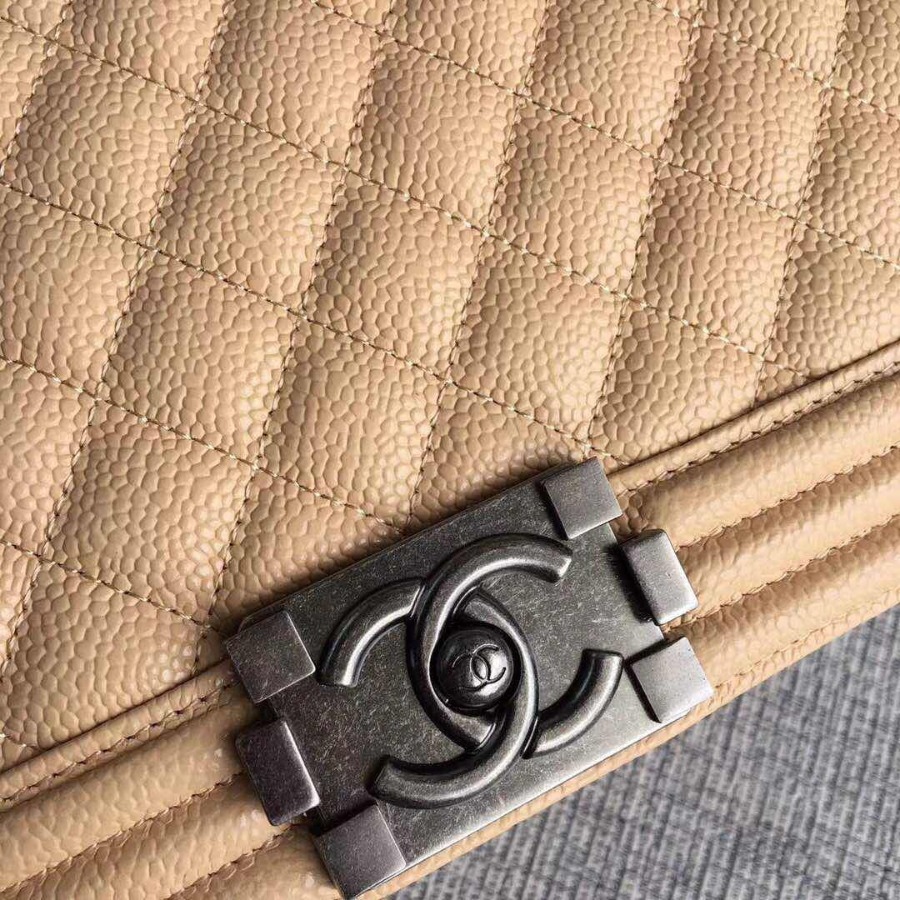CHANEL BOY CHANEL HANDBAG, GRAINED CALFSKIN, 28CM