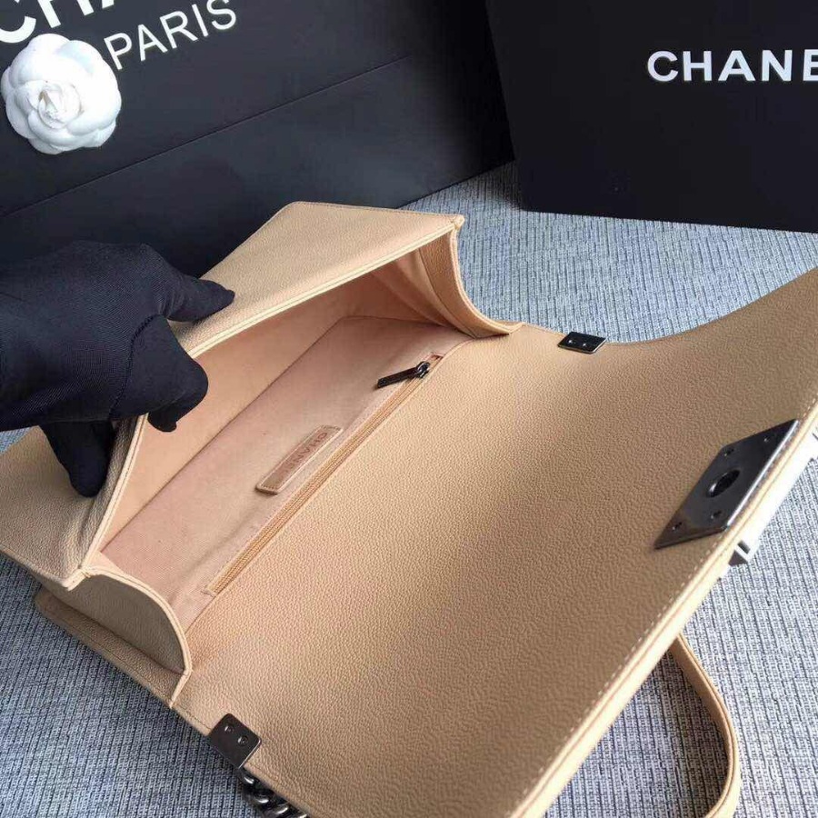 CHANEL BOY CHANEL HANDBAG, GRAINED CALFSKIN, 28CM