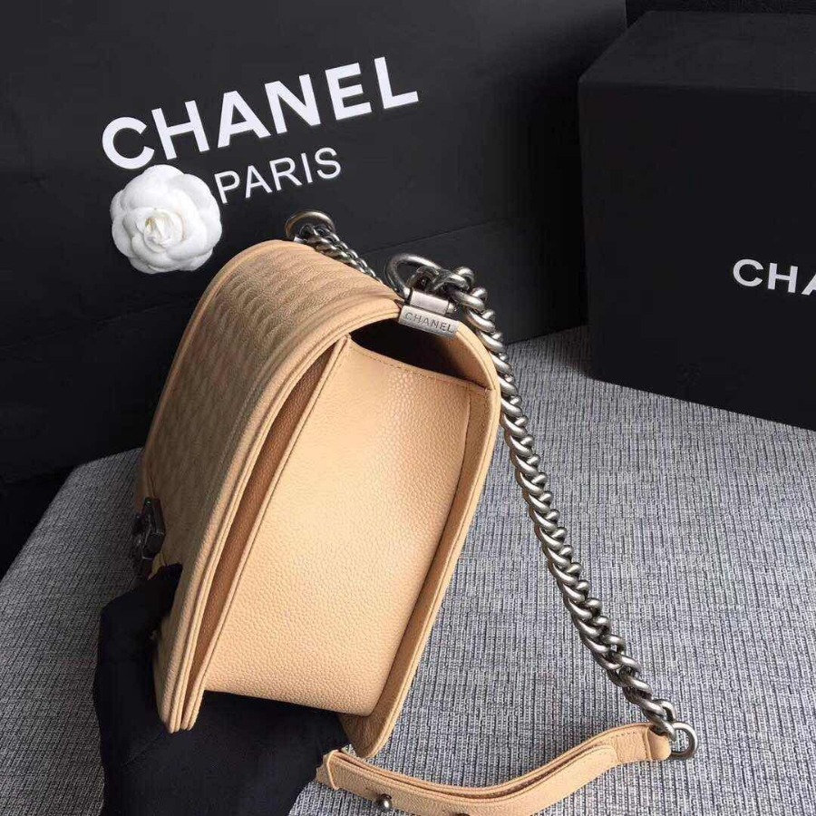 CHANEL BOY CHANEL HANDBAG, GRAINED CALFSKIN, 28CM