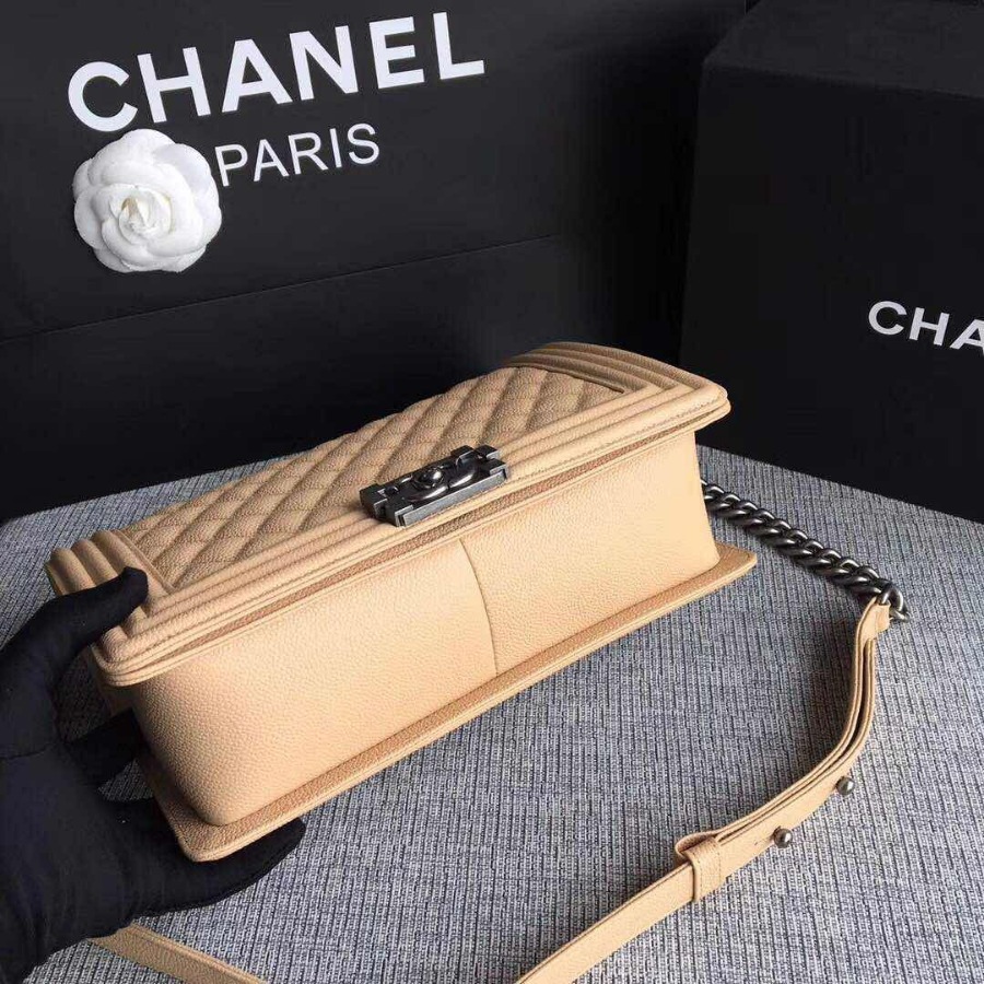 CHANEL BOY CHANEL HANDBAG, GRAINED CALFSKIN, 28CM