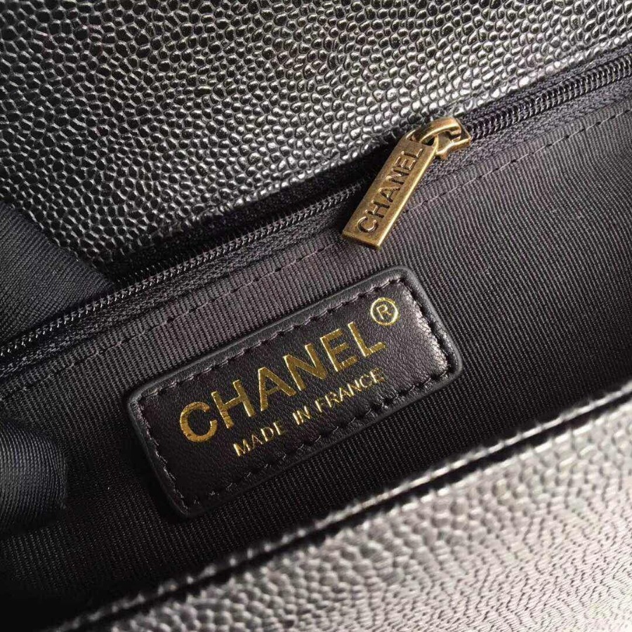 CHANEL BOY CHANEL HANDBAG, GRAINED CALFSKIN, 28CM