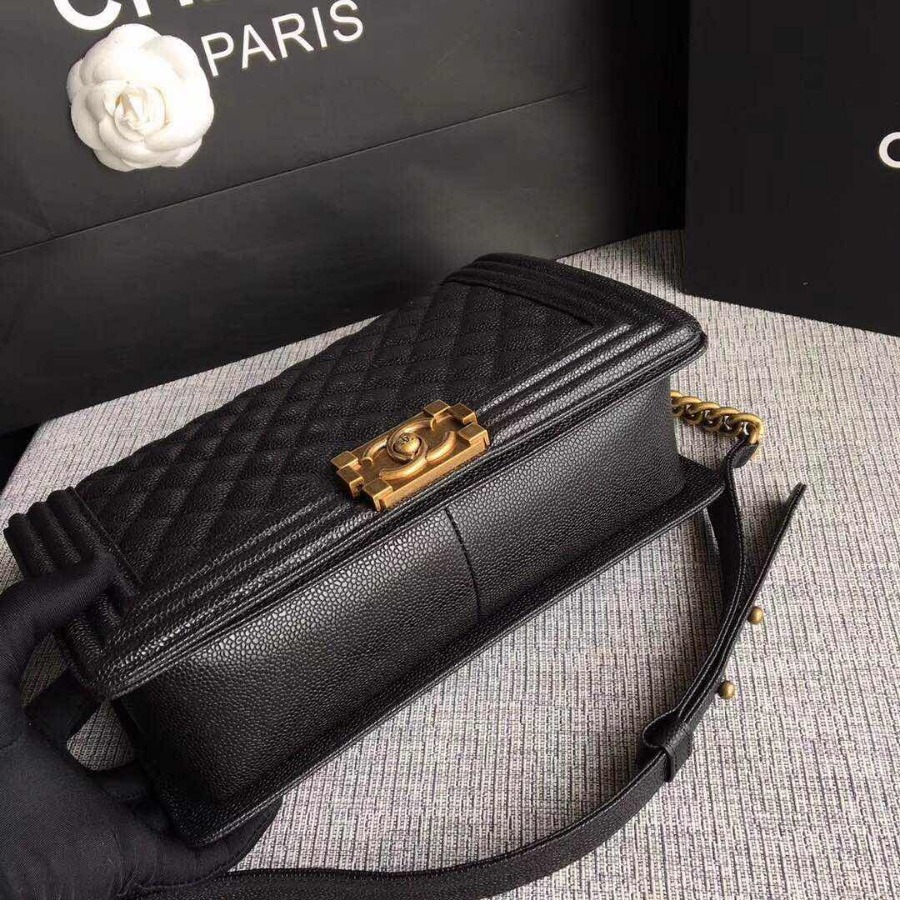 CHANEL BOY CHANEL HANDBAG, GRAINED CALFSKIN, 28CM