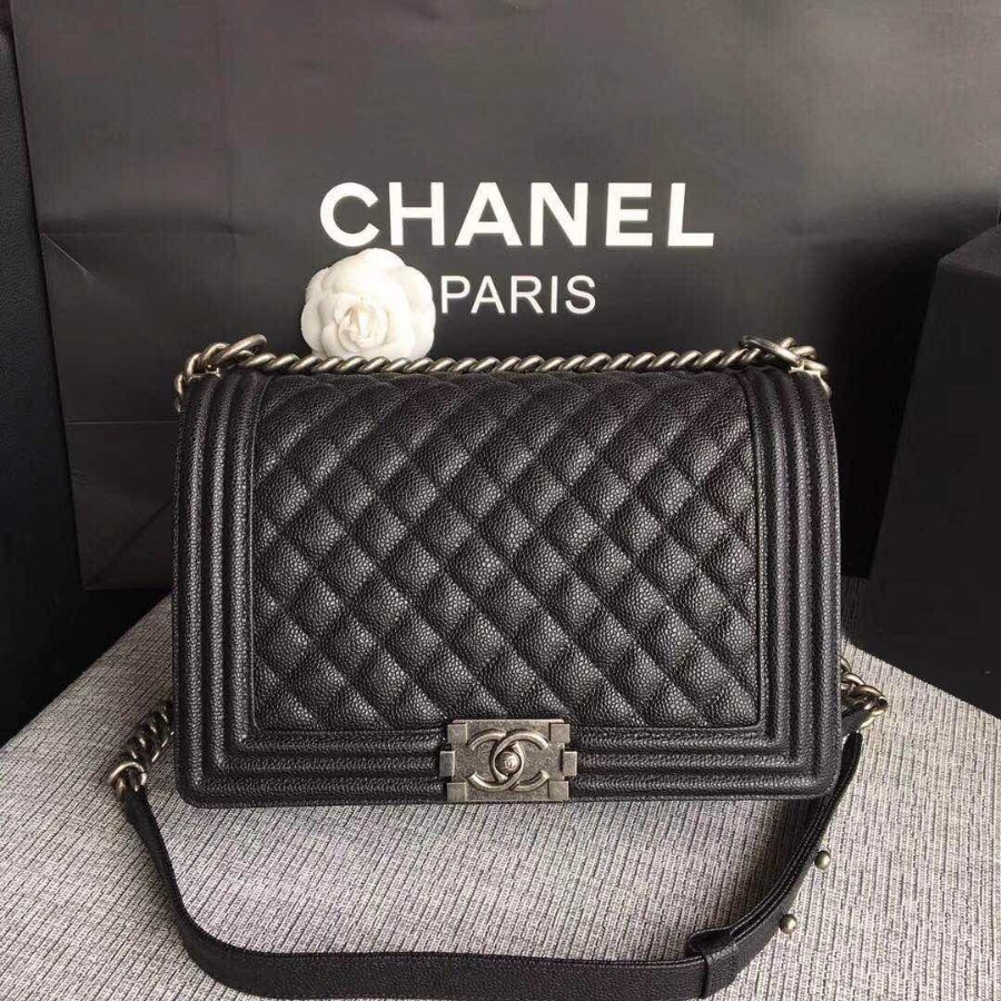 CHANEL BOY CHANEL HANDBAG, GRAINED CALFSKIN, 28CM
