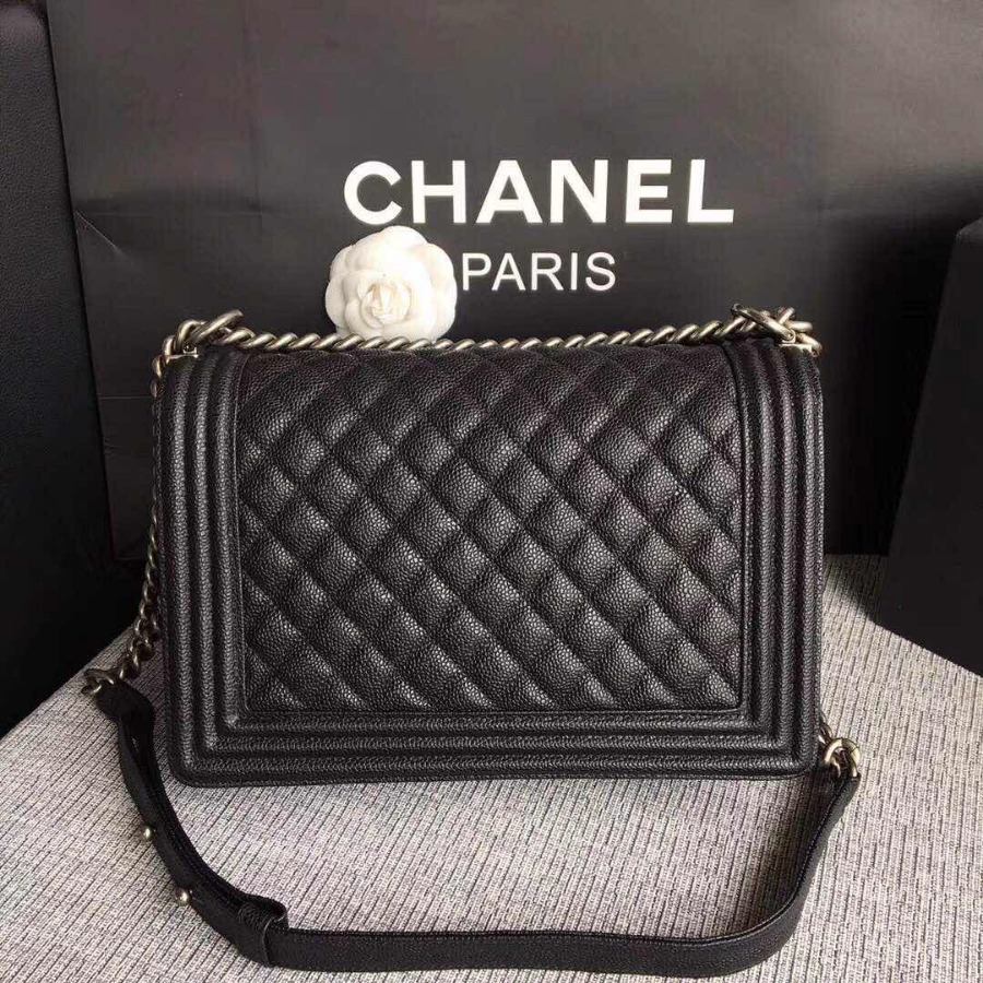 CHANEL BOY CHANEL HANDBAG, GRAINED CALFSKIN, 28CM