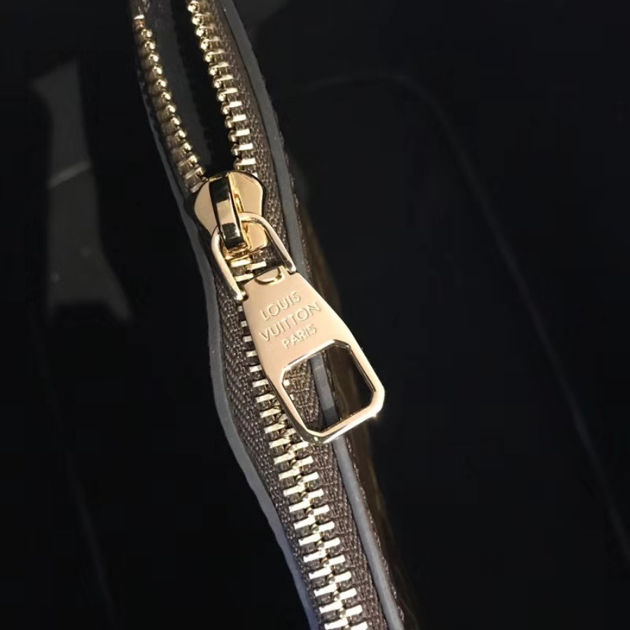 Louis Vuitton LV, Néonoé Bag, M44020