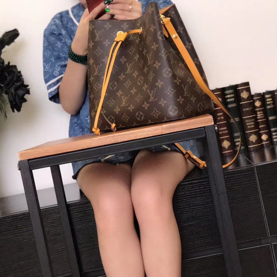 Louis Vuitton LV, Néonoé Bag, M43430