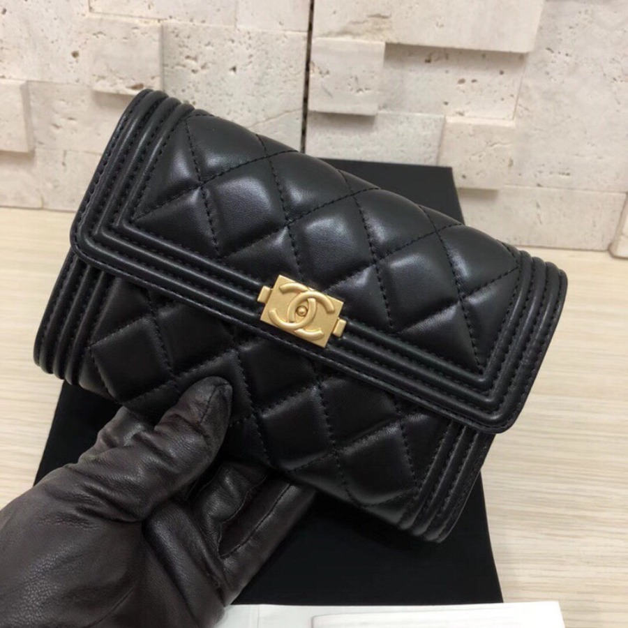 BOY CHANEL Small Flap Wallet, CHANEL, Lambskin, A84302