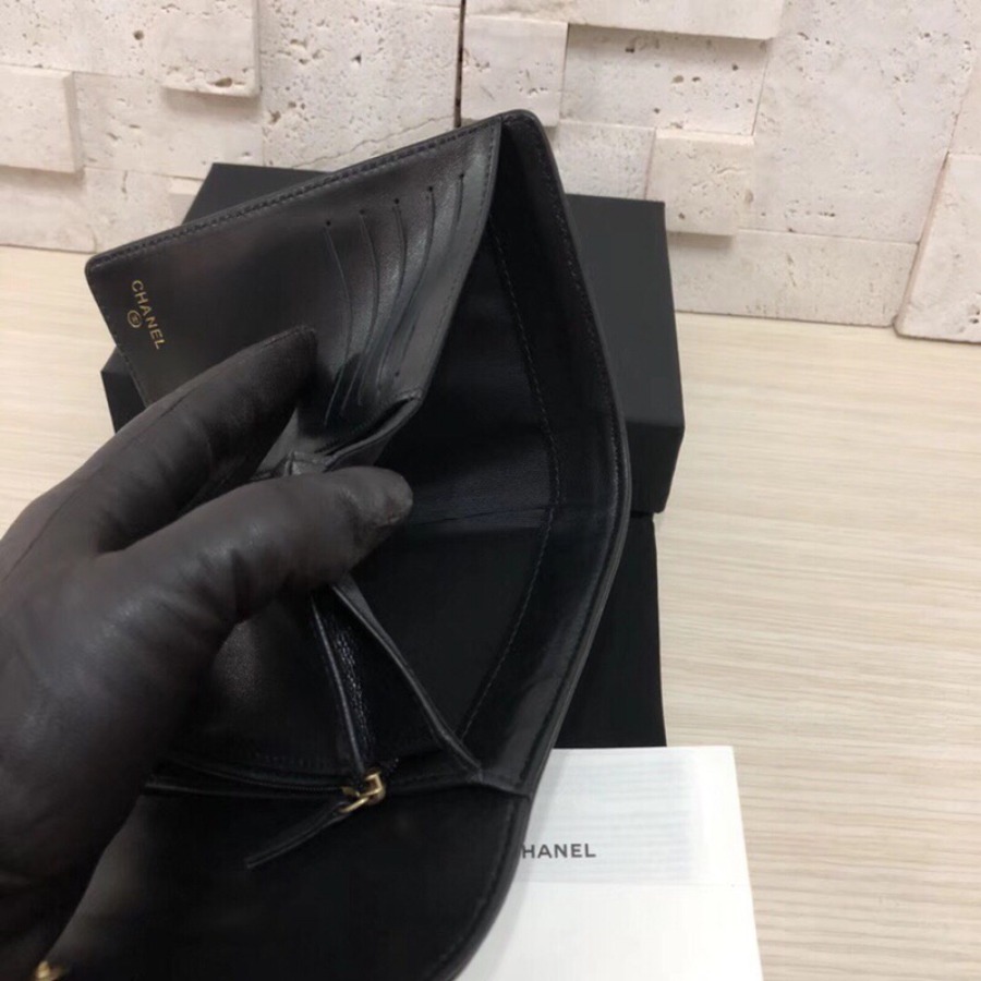 BOY CHANEL Small Flap Wallet, CHANEL, Lambskin, A84302