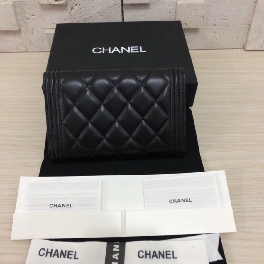 BOY CHANEL Small Flap Wallet, CHANEL, Lambskin, A84302