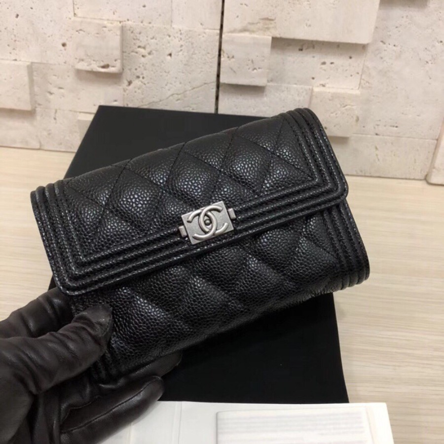 BOY CHANEL Small Flap Wallet, CHANEL, CAVIAR, A84302