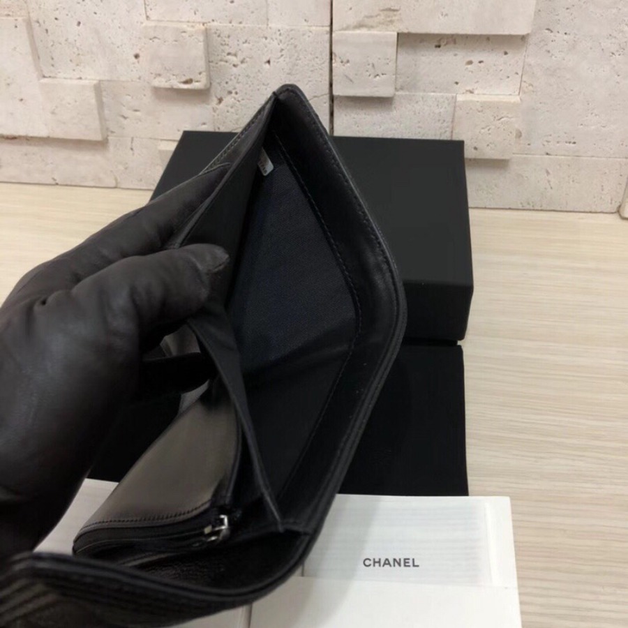 BOY CHANEL Small Flap Wallet, CHANEL, CAVIAR, A84302
